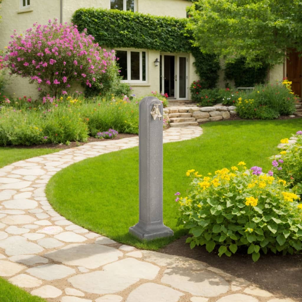 Cisterna Da Giardino E Rubinetto Grigio Chiaro Effetto Pietra